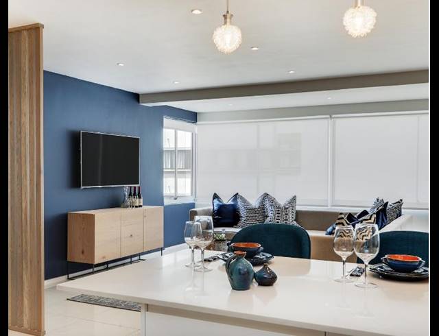 2 BEDROOM APARTMENT TO LET IN SEA POINT